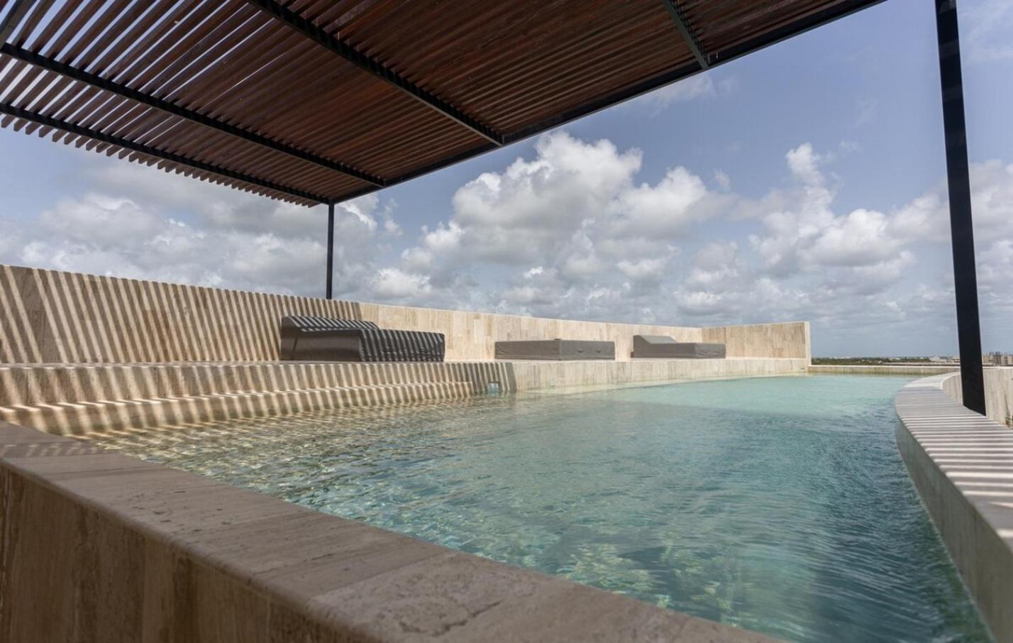 Jungle Escape, Pools, Gym, 199 Mbps, Shuttl Apartamento